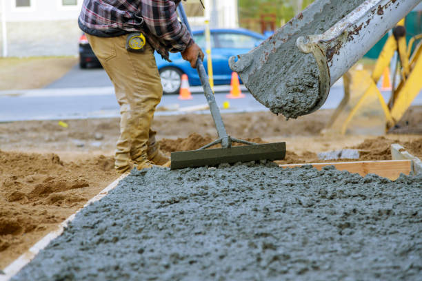 Best Best Concrete Contractor  in Appomattox, VA